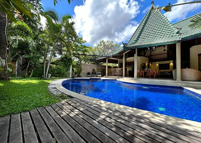 Villa Yauda - Charming 3br W/private Pool & Garden Seminyak